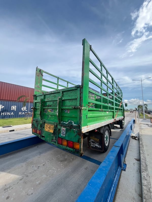 HINO Kr360 170แรงม้า รถบรรทุก 6ล้อ กระบะคอกสูง ปี1980 HINO Kr360 170แรงม้า รถบรรทุก 6ล้อ กระบะคอกสูง ปี1980