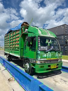 HINO Kr360 170แรงม้า รถบรรทุก 6ล้อ กระบะคอกสูง ปี1980 HINO Kr360 170แรงม้า รถบรรทุก 6ล้อ กระบะคอกสูง ปี1980