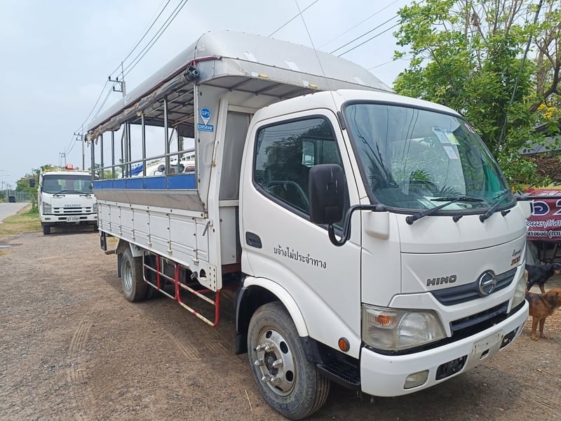 HINO XZU 150แรงม้า รถบรรทุก 6ล้อ สองแถว ปี2016