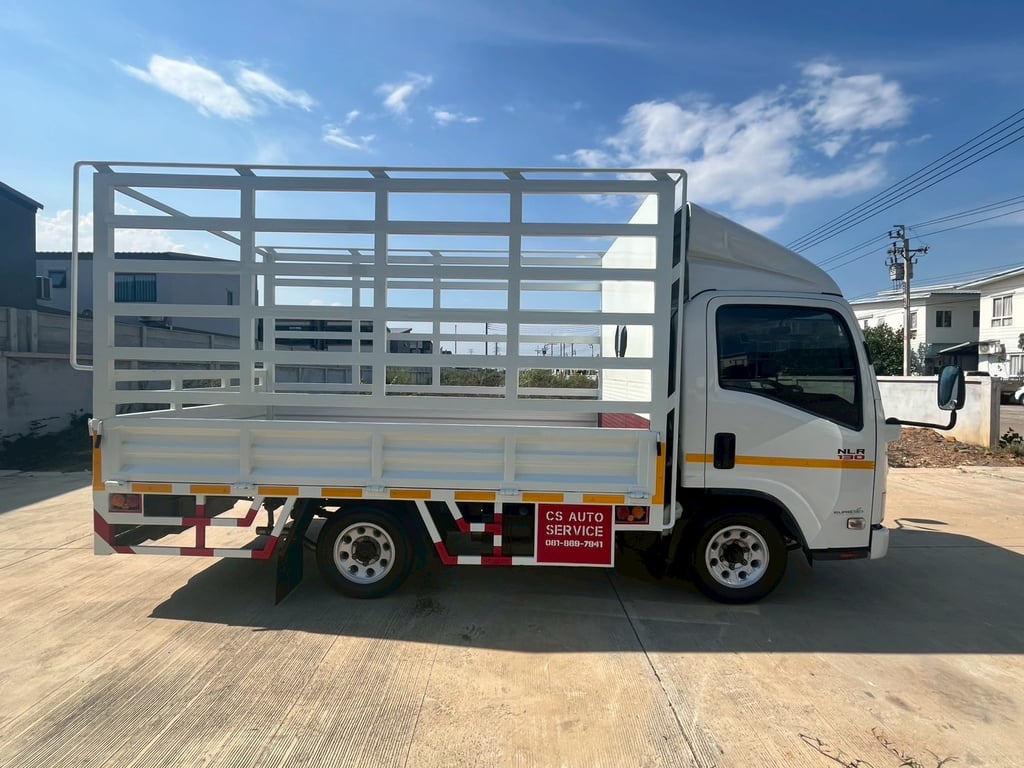 ISUZU NLR 130แรงม้า รถบรรทุก 4ล้อ กระบะคอกสูง ปี2021 ISUZU NLR 130แรงม้า รถบรรทุก 4ล้อ กระบะคอกสูง ปี2021