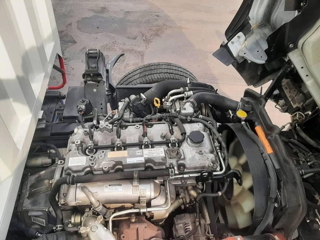 ISUZU NLR 2,400แรงม้า รถบรรทุก 4ล้อ ตู้แห้ง ปี2020 เลขไมล์น้อยกว่า 100,000 กม. ISUZU NLR 2,400แรงม้า รถบรรทุก 4ล้อ ตู้แห้ง ปี2020 เลขไมล์น้อยกว่า 100,000 กม.