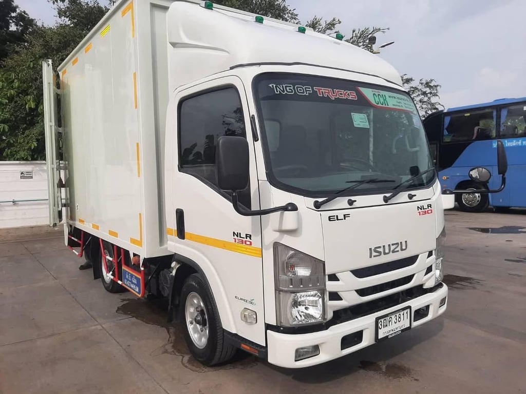 ISUZU NLR 2,400แรงม้า รถบรรทุก 4ล้อ ตู้แห้ง ปี2020 เลขไมล์น้อยกว่า 100,000 กม. ISUZU NLR 2,400แรงม้า รถบรรทุก 4ล้อ ตู้แห้ง ปี2020 เลขไมล์น้อยกว่า 100,000 กม.