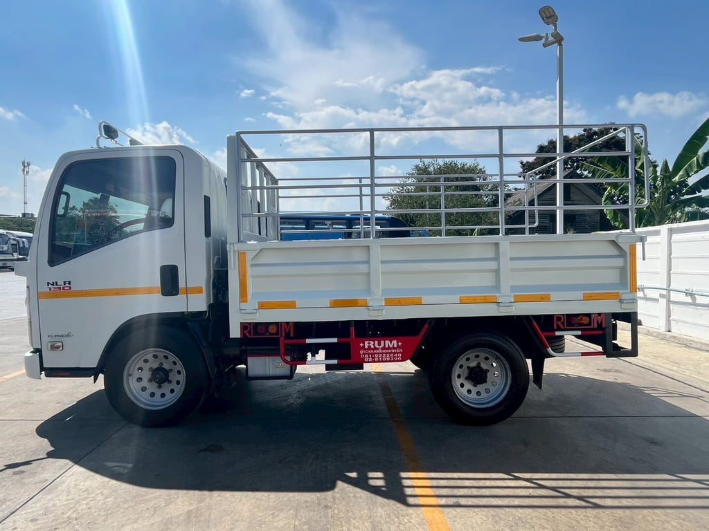 ISUZU NLR 130แรงม้า รถบรรทุก 4ล้อ รถบรรทุกอื่นๆ ปี2021 เลขไมล์น้อยกว่า 100,000 กม. ISUZU NLR 130แรงม้า รถบรรทุก 4ล้อ รถบรรทุกอื่นๆ ปี2021 เลขไมล์น้อยกว่า 100,000 กม.