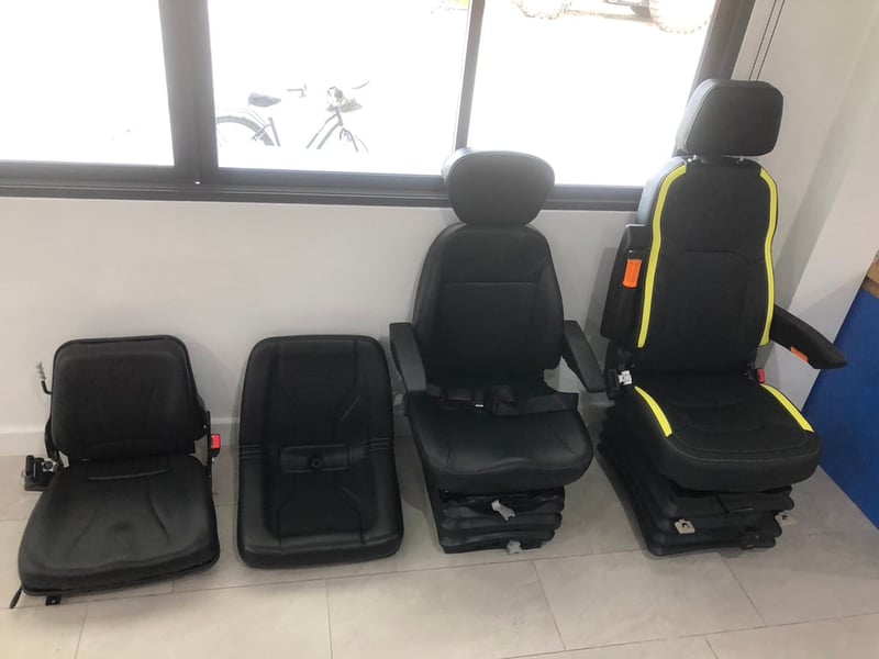 เบาะรถ เครื่องจักรหนัก รถเกรด รถขุด รถปูยาง รถบด หลายรุ่น