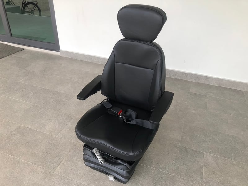 เบาะรถ เครื่องจักรหนัก รถเกรด รถขุด รถปูยาง รถบด หลายรุ่น