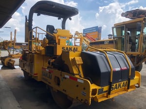 รถบด SAKAI SW800-II-VSW25-5XXXX สภาพสวย มาใหม่ รถบด SAKAI SW800-II-VSW25-5XXXX สภาพสวย มาใหม่