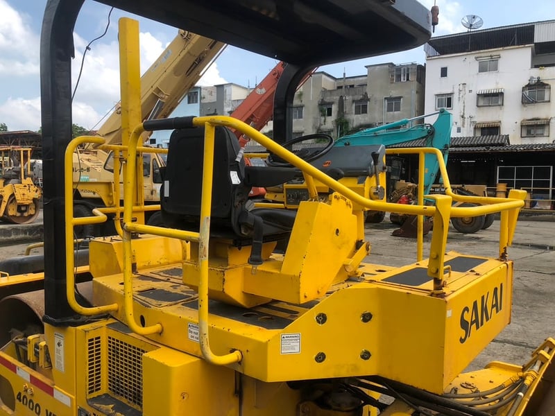 รถบดสั่นสะเทือน 10 ตัน Sakai SW800-VSW25-4XXXX สภาพสวย