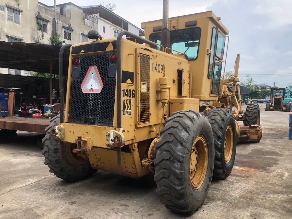 รถเกรด Cat140G-5MD-03XXX รุ่นนี้นานนานมาทีหายาก รถเกรด Cat140G-5MD-03XXX รุ่นนี้นานนานมาทีหายาก