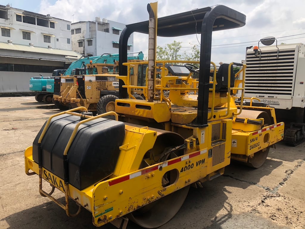 รถบดสั่นสะเทือน 10 ตัน Sakai SW800-VSW25-4XXXX สภาพสวย รถบดสั่นสะเทือน 10 ตัน Sakai SW800-VSW25-4XXXX สภาพสวย