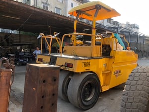 รถบด 7 ล้อยาง 10 ตัน Sakai TZ701-1-3XXXX ชั่วโมงน้อยน่าใช้