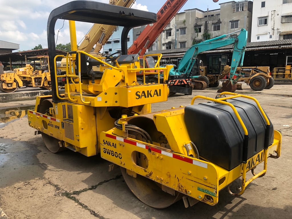 รถบดสั่นสะเทือน 10 ตัน Sakai SW800-VSW25-4XXXX สภาพสวย รถบดสั่นสะเทือน 10 ตัน Sakai SW800-VSW25-4XXXX สภาพสวย
