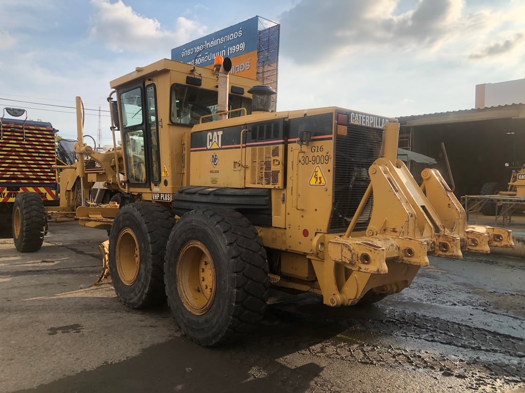 รถเกรด Cat140H-CCA-03XXX สวย สภาพเดิม ๆ จากนอก รถเกรด Cat140H-CCA-03XXX สวย สภาพเดิม ๆ จากนอก