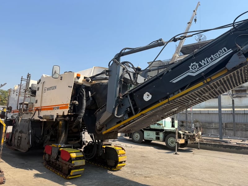 รถขูดไส Wirtgen W2100-XXXXXX63 เครื่อง Cat C18 งวงพับได้