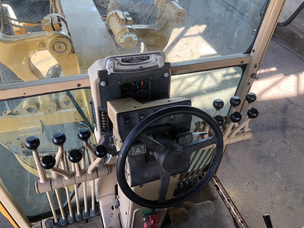 รถเกรด Cat140H-APM-XXX77 ถังดำ สภาพดี เครื่องแรง