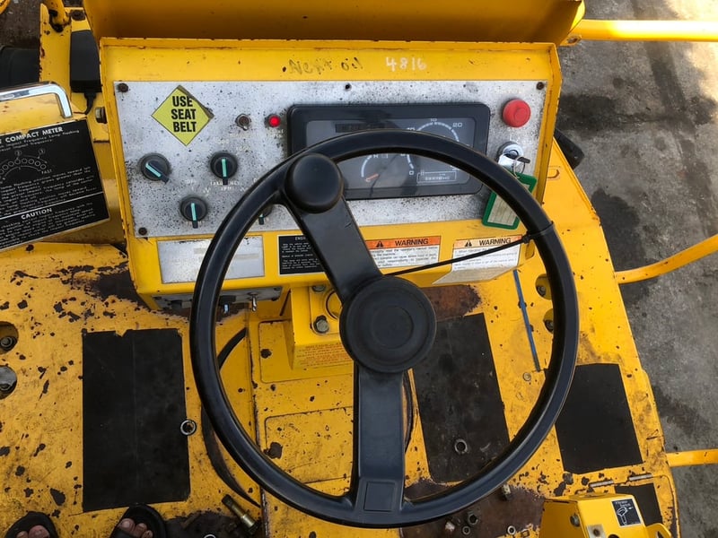 รถบด SAKAI SW800-II-VSW25-5XXXX สภาพสวย มาใหม่ รถบด SAKAI SW800-II-VSW25-5XXXX สภาพสวย มาใหม่