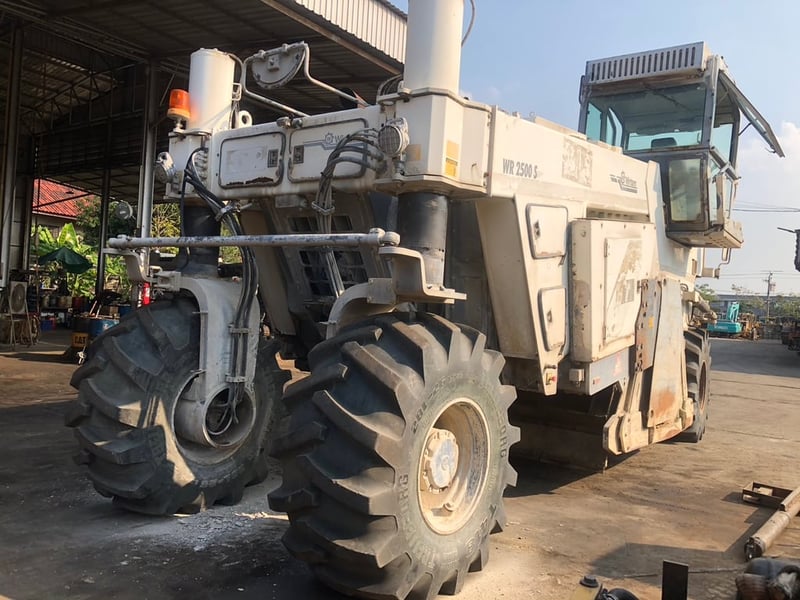 รถกัดถนน Wirtgen WR2500S-04WRXXXX ปี 2008 เครื่องเบนซ์