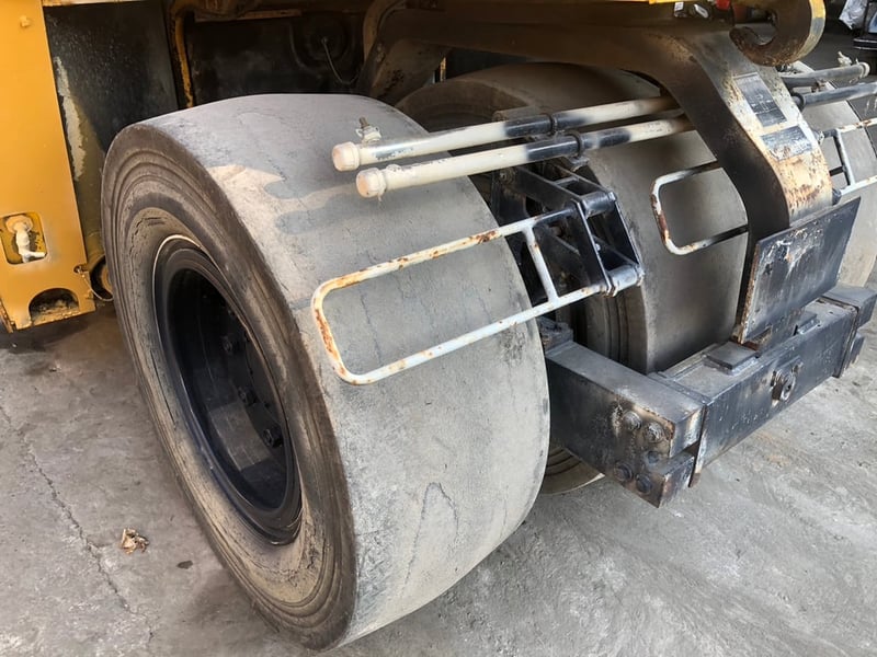 รถบด 7 ล้อยาง 10 ตัน Sakai TZ701-1-3XXXX ชั่วโมงน้อยน่าใช้