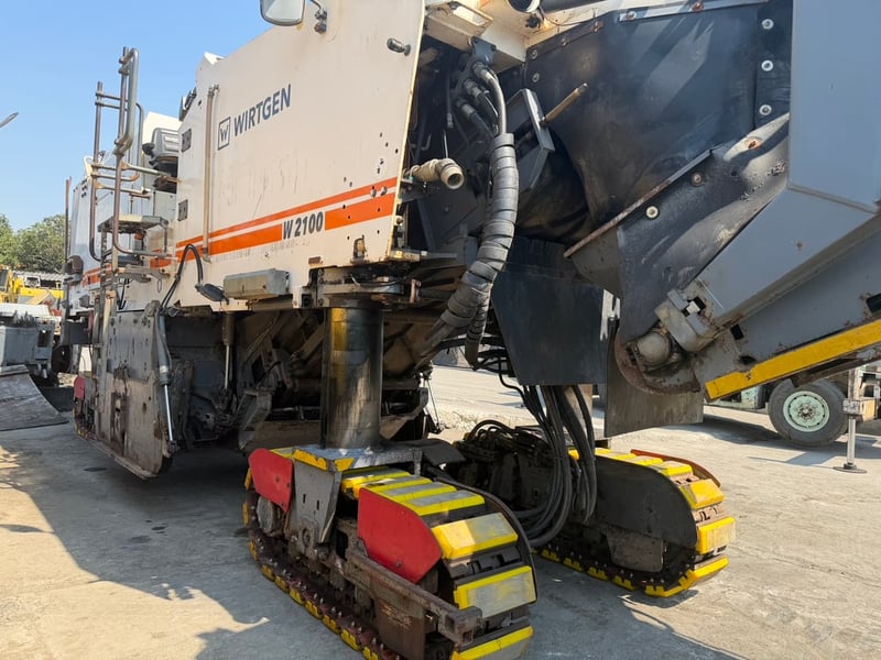 รถขูดไส Wirtgen W2100-XXXXXX63 เครื่อง Cat C18 งวงพับได้