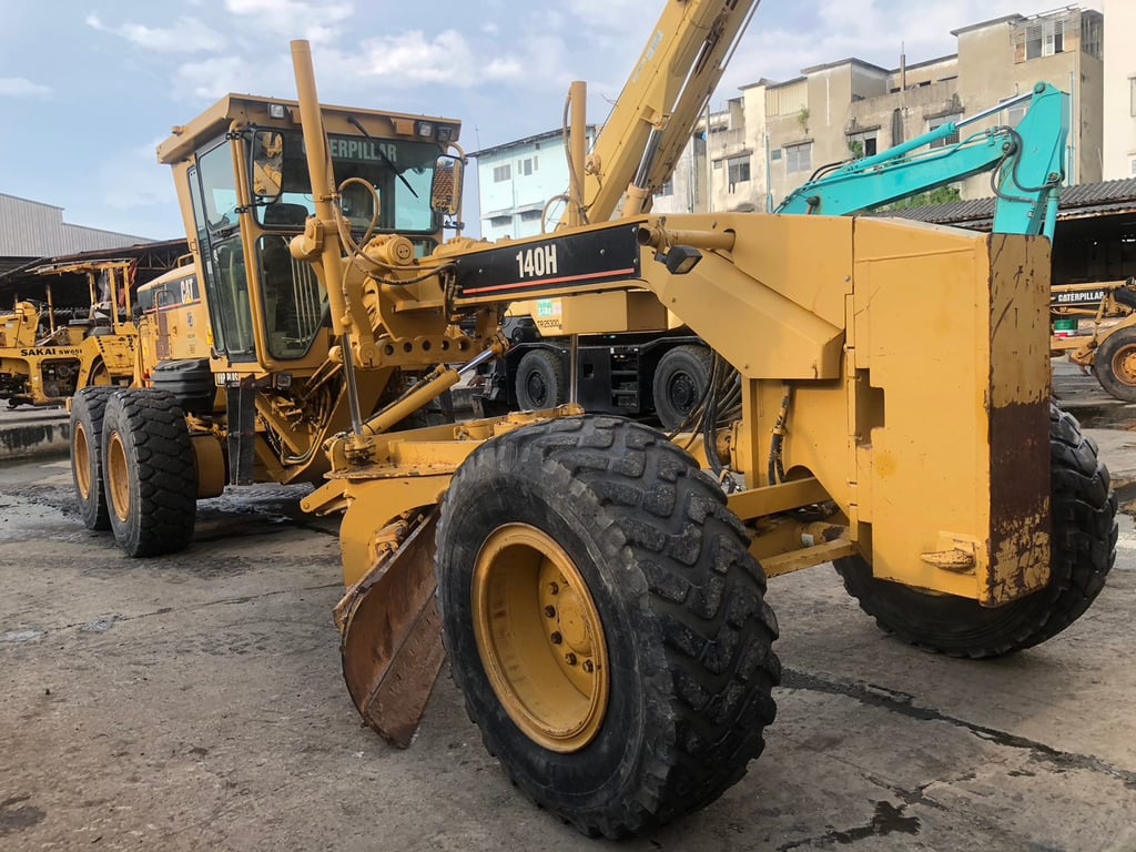 รถเกรด Cat140H-CCA-03XXX สวย สภาพเดิม ๆ จากนอก รถเกรด Cat140H-CCA-03XXX สวย สภาพเดิม ๆ จากนอก