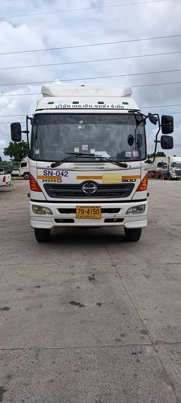 HINO FM 260แรงม้า (NGV) รถบรรทุก หัวลาก 10ล้อ  ปี2011 พร้อมใช้งาน