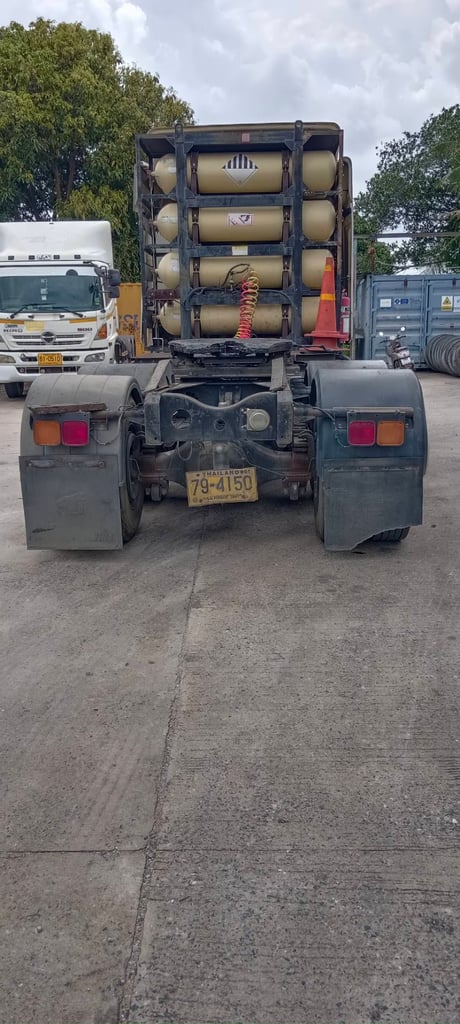 HINO FM 260แรงม้า (NGV) รถบรรทุก หัวลาก 10ล้อ ปี2011 พร้อมใช้งาน HINO FM 260แรงม้า (NGV) รถบรรทุก หัวลาก 10ล้อ ปี2011 พร้อมใช้งาน