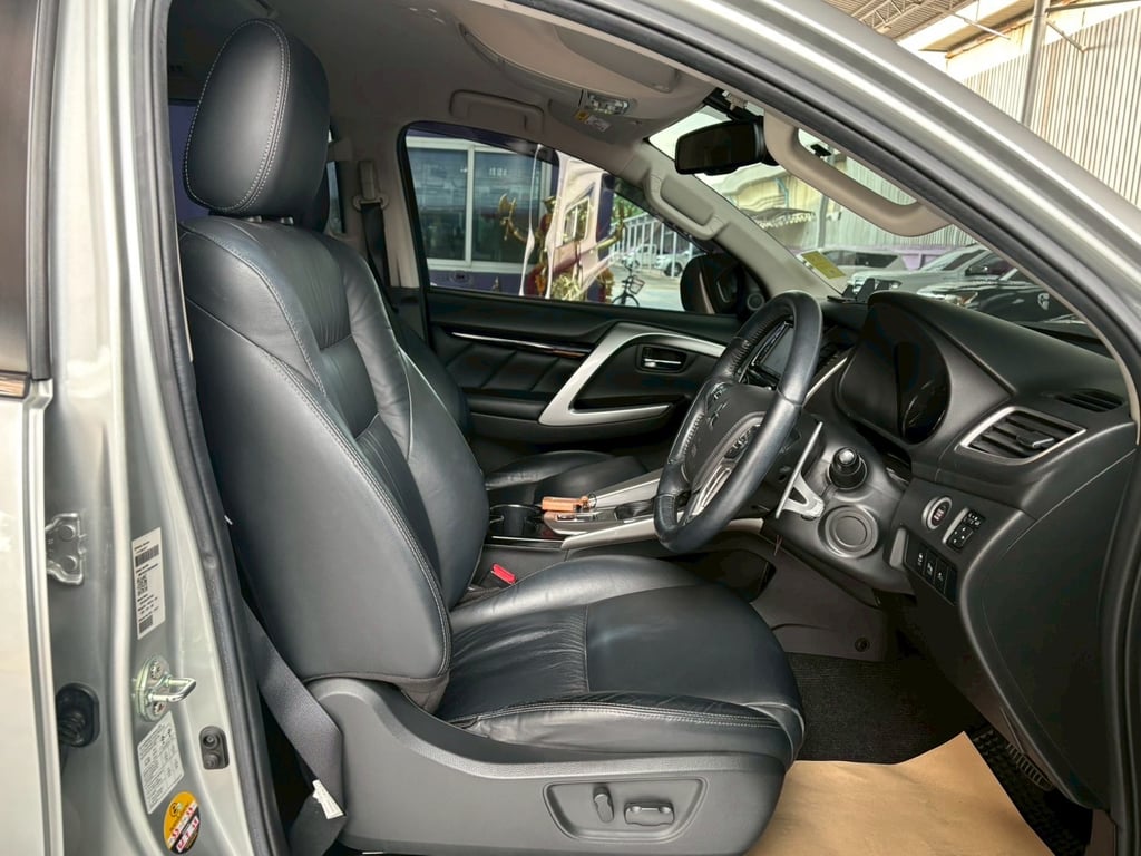 Mitsubishi Pajero Sport 2.4 GT Premium 2WD ปี 2017