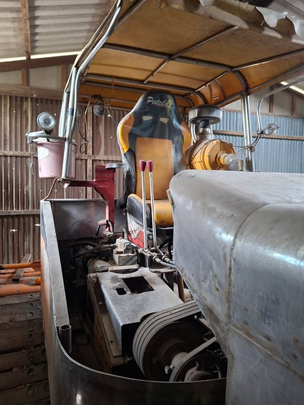 รถตีดิน พร้อมเทลเลอร์ 6 ล้อ