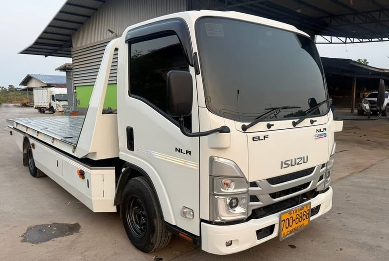 ISUZU NLR รถบรรทุก 4ล้อ รถสไลด์ ปี2025