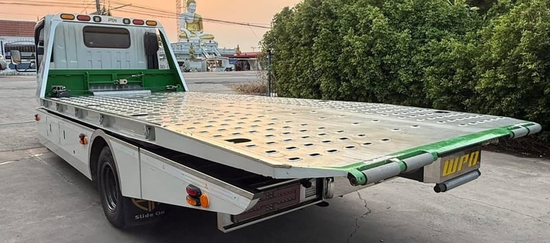 ISUZU NLR รถบรรทุก 4ล้อ รถสไลด์ ปี2025