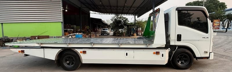 ISUZU NLR รถบรรทุก 4ล้อ รถสไลด์ ปี2025