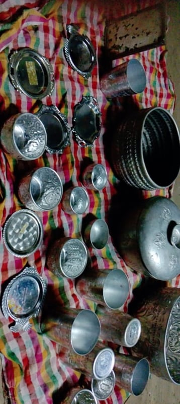 ขันและอื่นโบราณสเตนเลสและอลูมิเนียม