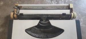 เครื่องพิมพ์ดีดมือสอง ของที่ ใช้ตั้งแต่เรียนหนังสือ เครื่องพิมพ์ดีดมือสอง ของที่ ใช้ตั้งแต่เรียนหนังสือ