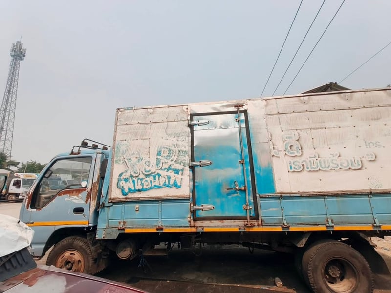 รถบรรทุก 6ล้อ