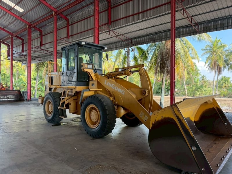 รถตักล้อยาง Liugong 835 แขนยาว 