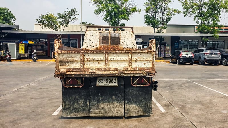 HINO XZU 136แรงม้า รถบรรทุก 6ล้อ ดั้มพ์ ปี2011