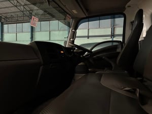 ISUZU NPR 150แรงม้า รถบรรทุก 6ล้อ ตู้เย็น ปี2021