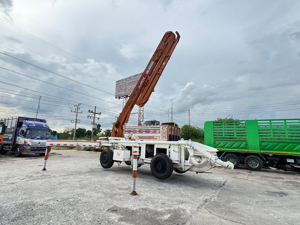 Trurmax 30d 150แรงม้า รถบรรทุก 4ล้อ ฉีดคอนกรีต ปี2019
