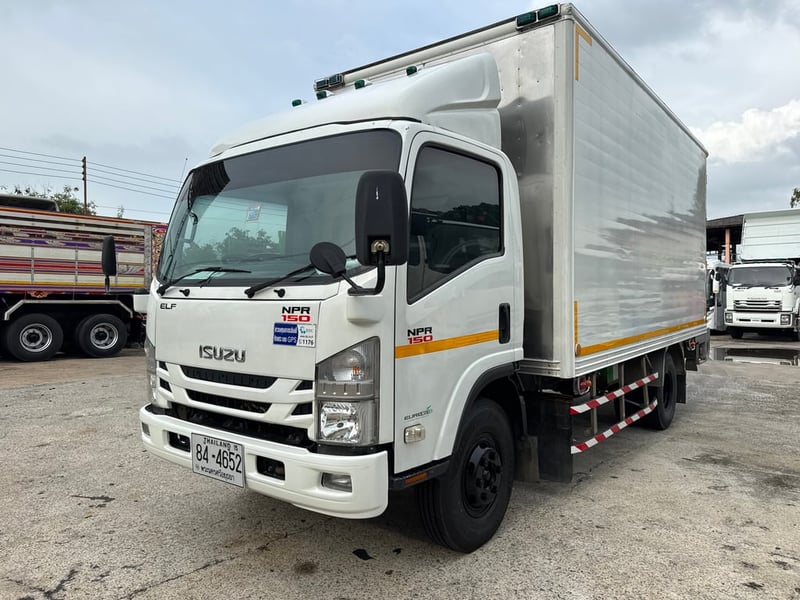 ISUZU NPR 150แรงม้า รถบรรทุก 6ล้อ ตู้เย็น ปี2021