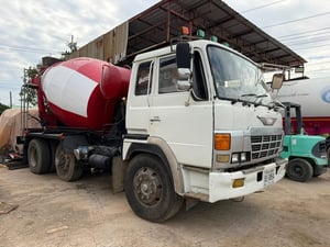 HINO GH รถบรรทุก 6ล้อ โม่ผสมปูน ปี1997 HINO GH รถบรรทุก 6ล้อ โม่ผสมปูน ปี1997