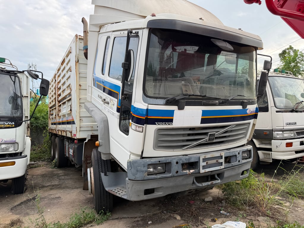 Volvo FL10 วาง6HK1 2เพลาZF