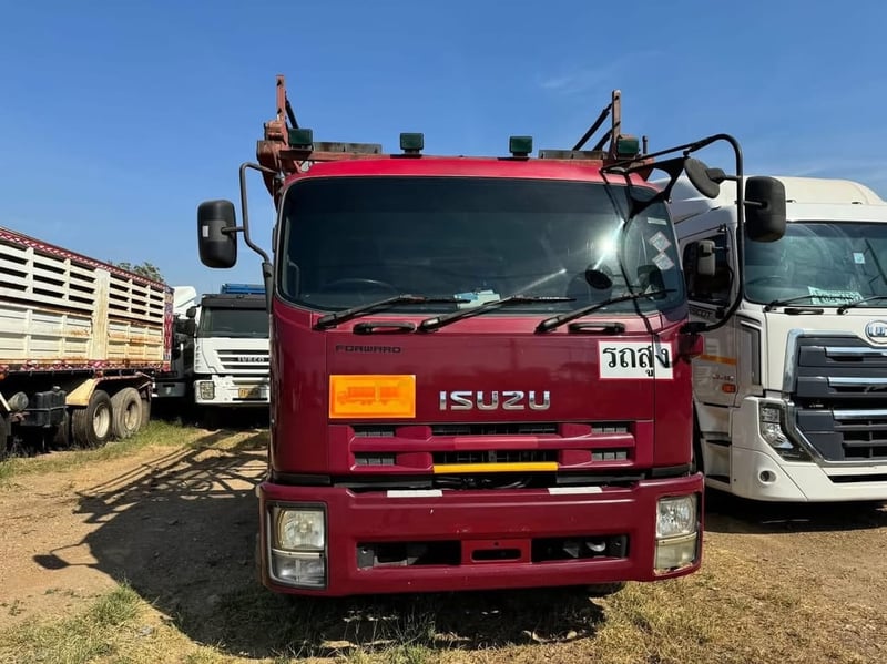 ISUZU FTR 240แรงม้า รถบรรทุก 6ล้อ ขนรถ ปี2014