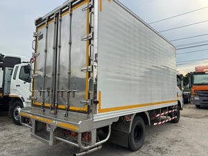 ISUZU NPR 150แรงม้า รถบรรทุก 6ล้อ ตู้เย็น ปี2021