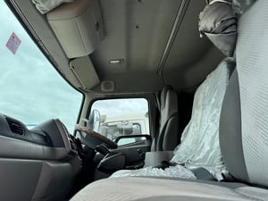 UD quester escots ปี 2024 ราคาดีที่สุด 2 เพลา เกียร์escots กึ่งอัตโนมัติ เครื่อง GH11 390แรง พวงมาลัยดีไซน์ใหม่ 4 ก้าน UD quester escots ปี 2024 ราคาดีที่สุด 2 เพลา เกียร์escots กึ่งอัตโนมัติ เครื่อง GH11 390แรง พวงมาลัยดีไซน์ใหม่ 4 ก้าน