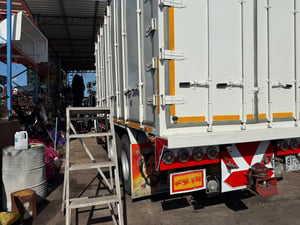 ขาย HINO FM1A เครื่อง344 ปี 61 สิบล้อตู้สิบบาน มีลำโพงพ่วงลูก ขาย HINO FM1A เครื่อง344 ปี 61 สิบล้อตู้สิบบาน มีลำโพงพ่วงลูก