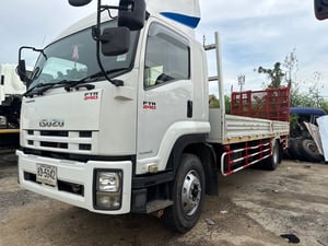 ISUZU FTR 240แรงม้า รถบรรทุก 6ล้อ ขนรถ ปี2013