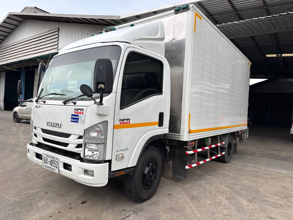 ISUZU NPR 150แรงม้า รถบรรทุก 6ล้อ ตู้เย็น ปี2021