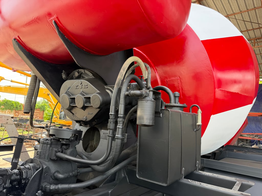 รถโม่ปูน 6Q พร้อมใช้ เก็บงานโม่ปูนมาแล้ว เครื่อง เกียร์ เรียบร้อย