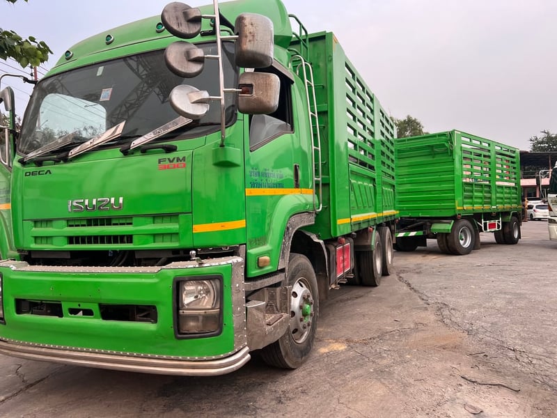 ISUZU FVM 300แรงม้า รถบรรทุก 10ล้อ กระบะคอกสูง ปี2010