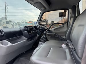 Hino innovator 300  สิงหา 63 ราคา 395,000 ตู้แห้ง 90,000 km