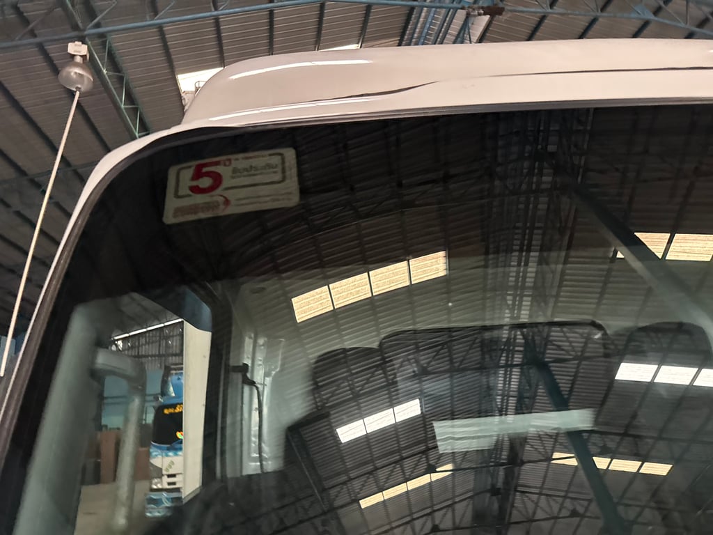 ISUZU NPR 150แรงม้า รถบรรทุก 6ล้อ ตู้เย็น ปี2021